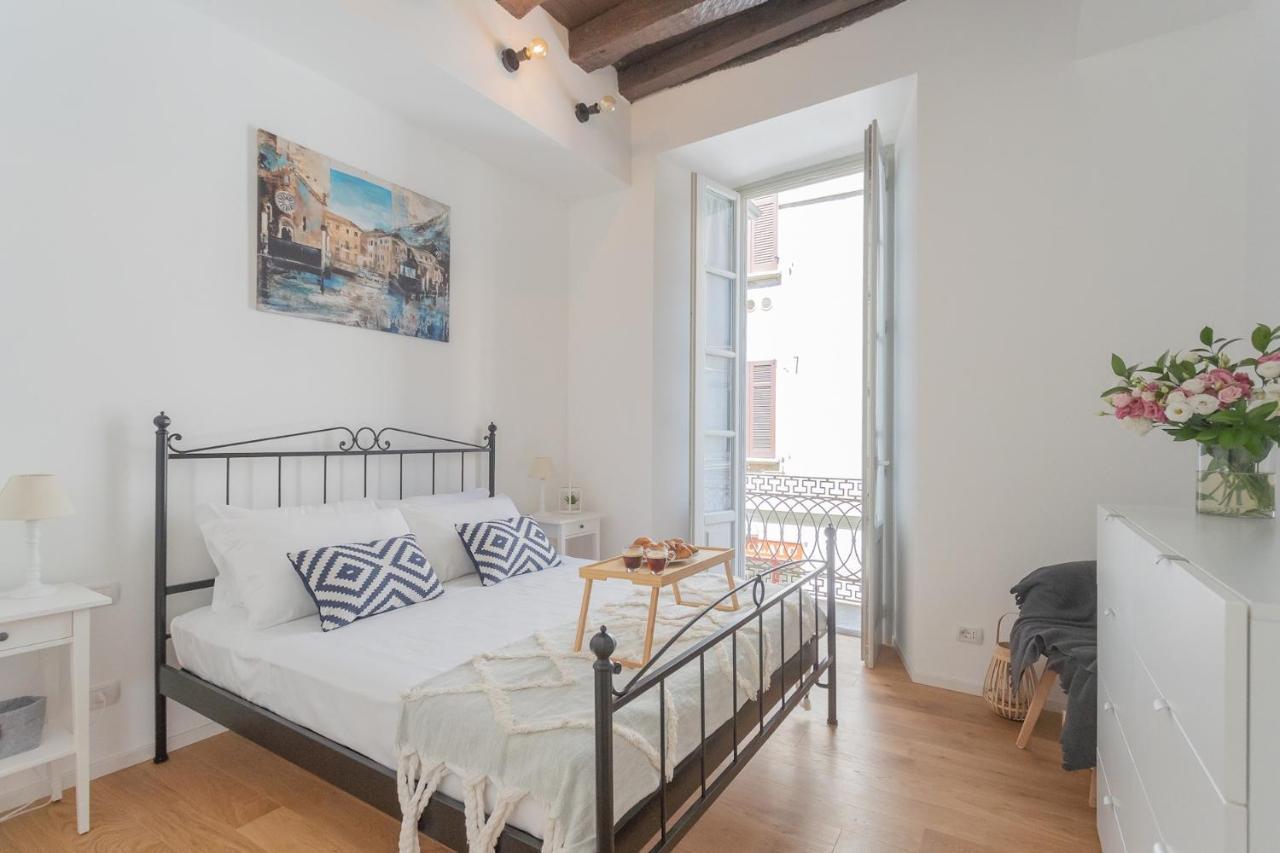 Independence Apartment With Balcony By Rent All Como Exteriér fotografie