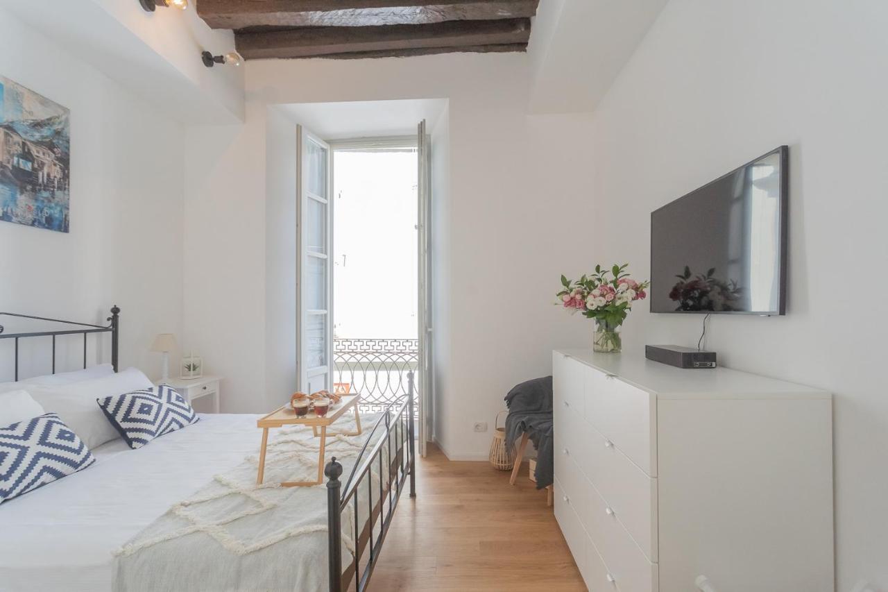 Independence Apartment With Balcony By Rent All Como Exteriér fotografie